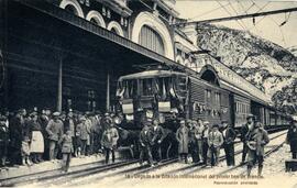 Llegada a la estación internacional de Canfranc del primer tren de Francia, línea de Canfranc a F...