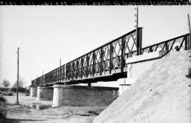 Puente sobre el río Muga