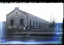 Escuelas en la estación de Espelúy de la línea Manzanares a Córdoba, situada en el p.k. 340,600