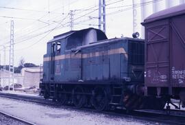 Locomotora diésel - eléctrica ("tractor") 303 - 103 - 6 de la serie 303 - 001 a 202 de ...