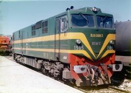 Locomotora de línea serie 319 - 085 - 7 (ex 1985)