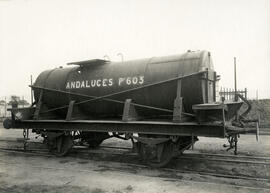 Vagón cisterna o vagón tanque Pf 603 de Andaluces, fabricado por Baume y Marpent en 1912, en un l...