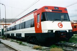 Unidades eléctricas serie 446 construidas por Construcciones y Auxiliar de Ferrocarriles (CAF) y ...