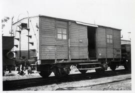 Furgón tipo D  61 198 en los alrededores de la estación de Almería.