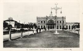 Vista de la fachada principal de la estación de Madrid en Cartagena