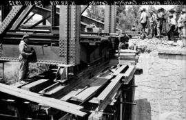 Puente sobre el arroyo Candón, situado en el km 88,198 de la línea de Sevilla a Huelva, dentro de...