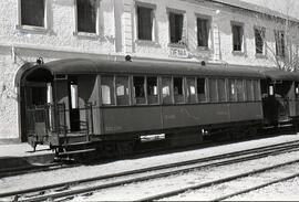 Coche de viajeros clase general de Ferrocarriles por el Estado
