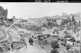 Ciudad de Cuenca y casas colgantes