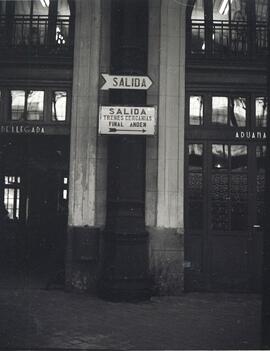 Estación de Madrid - Príncipe Pío. Rótulos