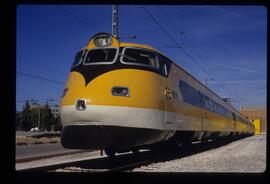 Automotor eléctrico o eletrotren serie 443 de RENFE, construido por CAF bajo licencia FIAT