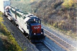Edelstein (Illinois). Vista de las locomotoras del tren nº 4, al frente de una composición de mer...