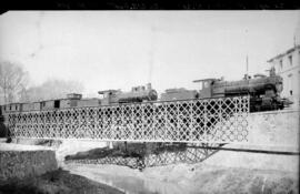 Puente de Alhama sobre el río Jalón en el km 218,609 de la línea de Madrid a Zaragoza, situado de...