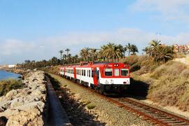 Automotores diésel de la serie 592, 593 y 596 de RENFE, conocidos como "Camellos"