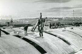 Construcción del nuevo depósito de automotores de la estación de Madrid - Cerro Negro de la línea...