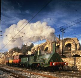 Tren del Centenario del Ferrocarril en España 1848 - 1948, formado por la locomotora de vapor Mat...