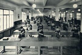 Sala de ajuste de la escuela de aprendices de la fábrica metalúrgica de Sestao