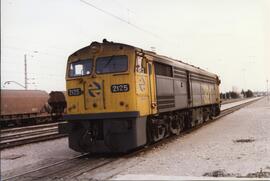 Locomotora diésel - eléctrica 321 - 025 - 9 de la serie 321 - 001 a 080 de RENFE, ex 2125 de la s...