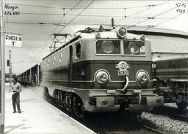 Locomotora eléctrica 7630 de RENFE (ex serie 7601 a 7699 / 8601 a 8637), luego renumerada como 27...