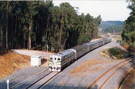 Locomotora diésel - eléctrica 318 - 012 de la serie 318 - 001 a 024 de RENFE, ex 1812, fabricada ...