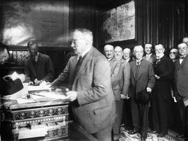 Visita a la Biblioteca del Senado de los asistentes al XI Congreso Internacional de Ferrocarriles...