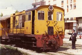 Composición del tren turístico “Limón Express” de los Ferrocarrils de la Generalitat Valenciana, ...