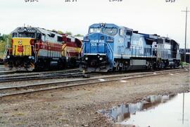 Noth Fond du Lac - Shops Yard. Vista de las locomotoras diésel WS-2742 (GP38), ex SOO, CR-6257 (C...