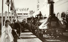 Salida del tren del centenario en la exposición del Centenario del ferrocarril en España realizad...