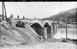 Sustitución del puente metálico sobre el río Zújar, en el km 308,089 de la línea de Madrid a Bada...