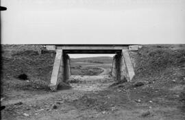 Pontón en el km 159,370 de la línea de Valladolid a Ariza, situado dentro del término de la pobla...