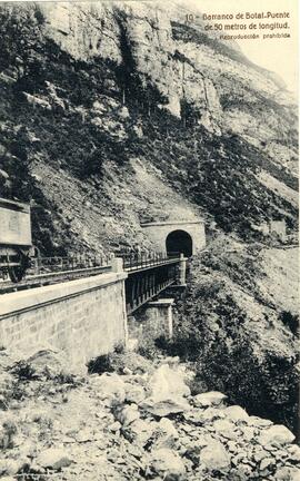 Puente del Barranco de Botal, de 50 m de longitud, en la línea de Huesca a Francia por Canfranc