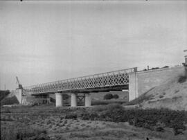 Puente sobre el río Manzanares, en el km 6,400 de la línea de Madrid a Alicante