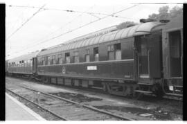 Coche restaurante WR 3565 de la serie 3562-3569 de la Compañía Wagons-Lits detenido en la estació...