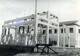 Vista del parque de intemperie de la subestación eléctrica de Jabalquinto en la línea de Madrid a...