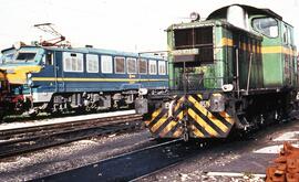 Locomotora diésel - eléctrica ("tractor") 303 - 171 - 3 de la serie 303 - 001 a 202 de ...