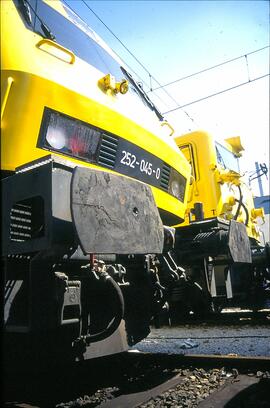 Locomotora eléctrica de alta velocidad 252 - 045 - 0