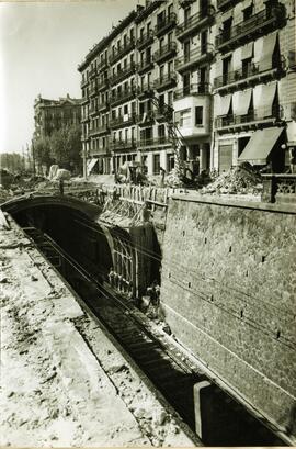 TÍTULO DEL ÁLBUM : Parte semestral de obras / Red Nacional de los Ferrocarriles Españoles. Vía y ...