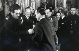 Imposiciones de condecoraciones de medallas al Trabajo a ferroviarios