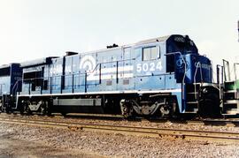 Vista de las locomotoras diesel CR-5024 (B36-7) y parcialmente la CR-6831, de la Continental Rail...