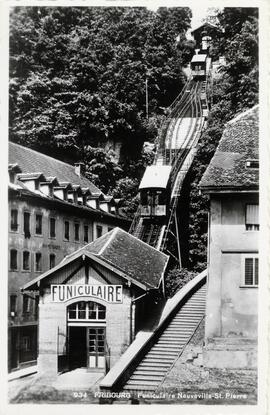 Vista del funicular de Neuveville-St. Pierre de la ciudad suiza de Friburgo, que une la ciudad ba...