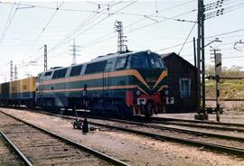 Locomotora de línea serie 333 - 002 - 4