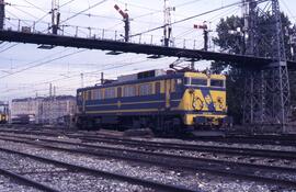 Locomotoras eléctricas de la serie 269 - 201 a 221 y 222 a 331 de RENFE, fabricadas por CAF, MACO...