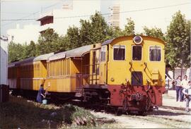 Composición del tren turístico “Limón Express” de los Ferrocarrils de la Generalitat Valenciana, ...