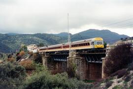 Electrotrenes serie 444-500, construidos por Construcciones y Auxiliar de Ferrocarriles (CAF) y M...