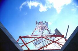 Torre de antenas parabólicas