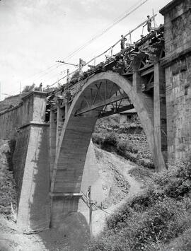 Viaducto de Valdetocino, en el km 88,195 de la línea de León a Gijón