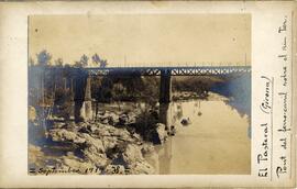 Puente sobre el Río Ter de la línea de vía estrecha de Olot a Gerona en El Pasteral (La Cellera d...