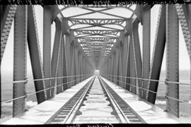 Sustitución del puente metálico sobre el Guadiana en el km 163,333 de la línea de Madrid a Badajo...