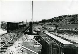 Sustitución del antiguo puente metálico por un viaducto de hormigón de 6 tramos y 130 m de longit...