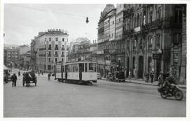 Postal con una vista parcial de Vigo, con tranvía de los Tranvías Eléctricos de Vigo S.A.