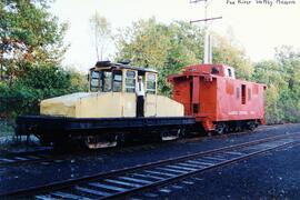 Vista de la locomotota diésel L-202 y el furgón 9645, pertenecientes a la compañía del Illinois C...